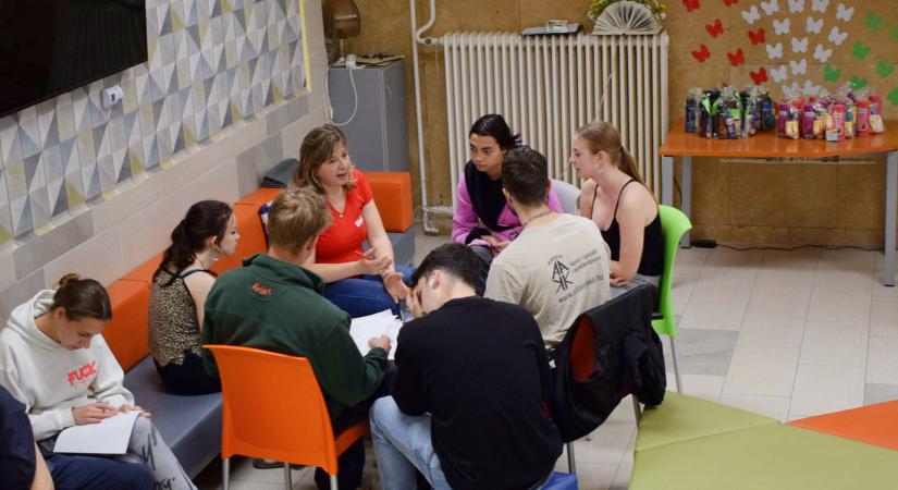 Masszásoktatás és intim sarok is volt a Cseresnyés egészségnapján