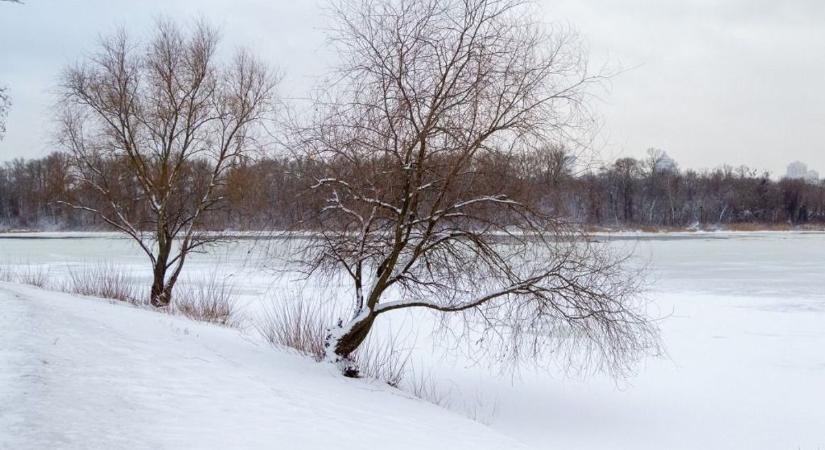 Mínusz 8 fok van a Kárpátokban, és szakad a hó