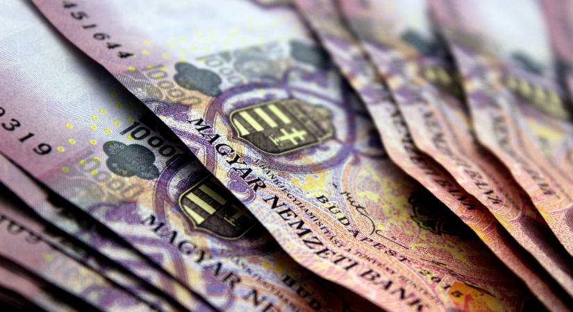 Elemző: egyre merészebbek a jóslatok a forintról – akár a jegybank is léphet
