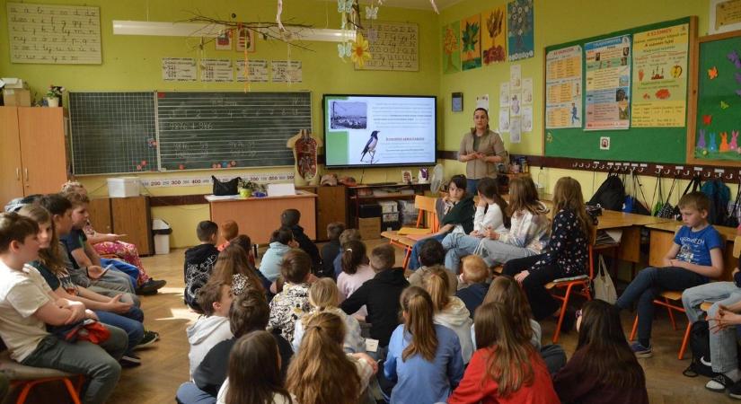 Különleges előadás várta a szekszárdi iskola diákjait