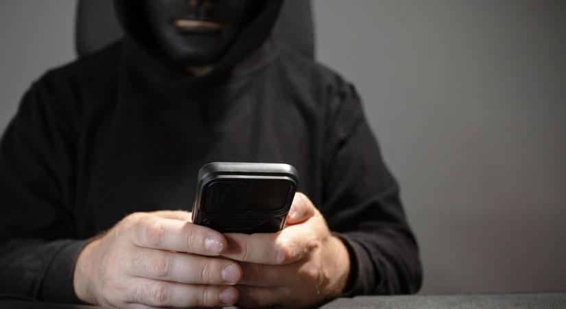 Amikor gyanakodni kezdett már túl késő volt – megcsapolták magán és céges számláját is