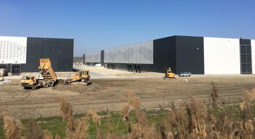 Hogyan kerülhetett akkumulátortesztelő cég Érd határába?