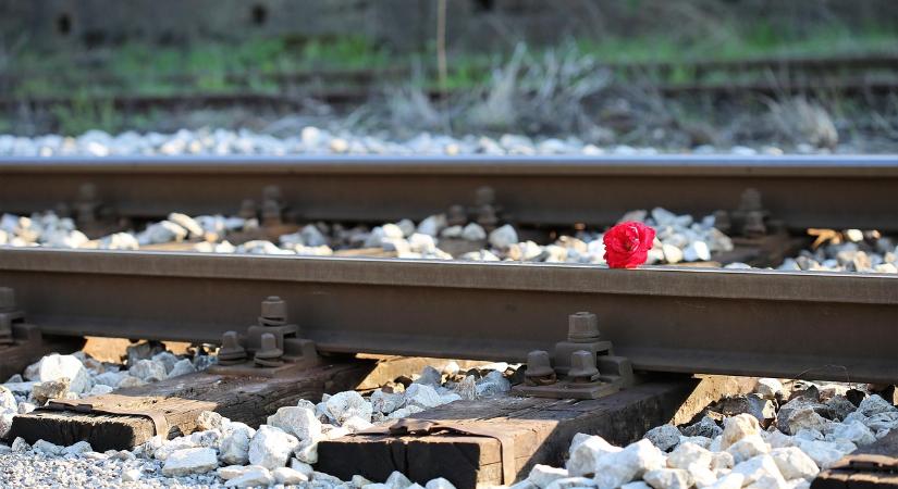 Szörnyű tragédia Kolozsváron: elgázolt a vonat egy 21 éves fiatalt