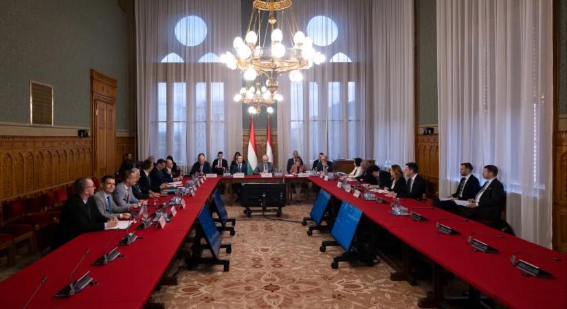 Véget ért a második parlamenti egyeztetés, megállapodtak a bizottsági struktúráról