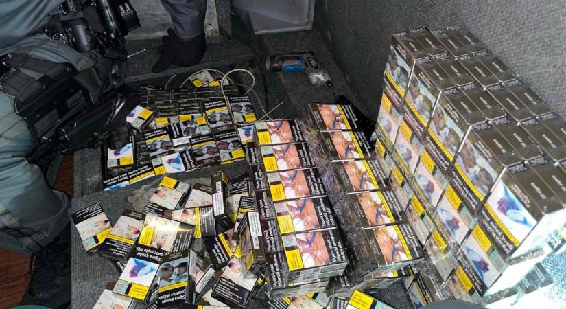 Az M1-esen bukott meg a jól elrejtett csempészáru