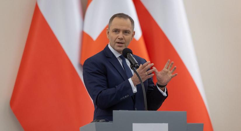 Aranyért vásárolna rengeteg fegyvert az EU-államfő és ezen borzalmasan összevesztek