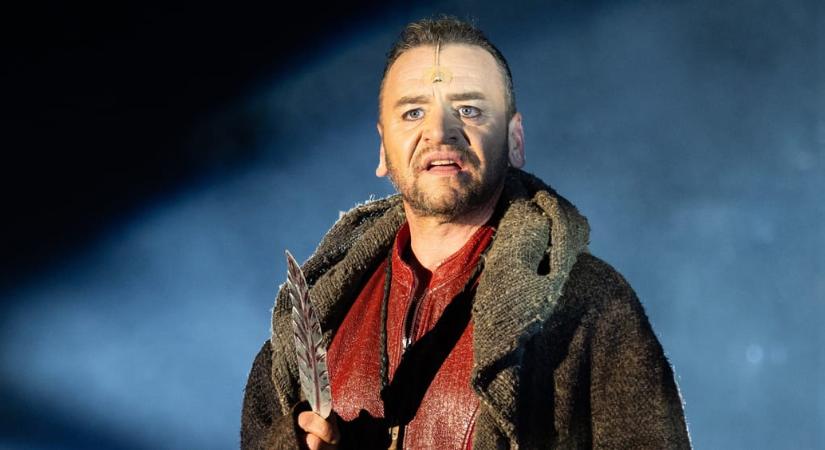 „Taka van” – az Operettszínház igazgatójának üzenhetett Mészáros Árpád Zsolt, aki korábban felettesei bántalmazó viselkedése miatt távozott