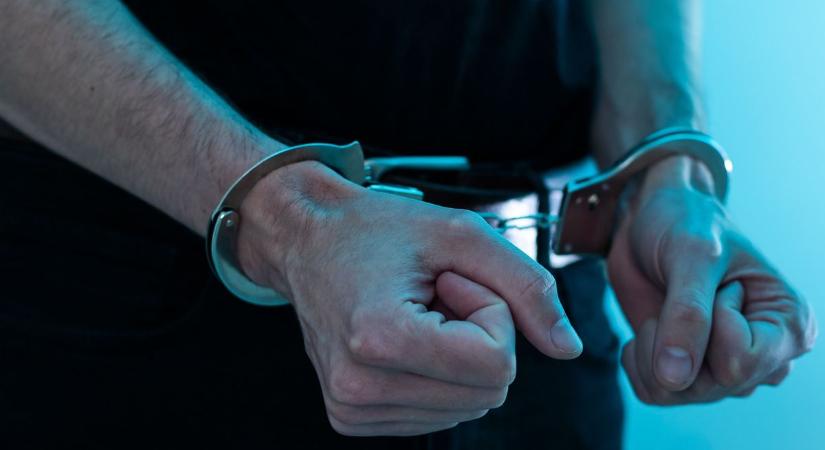 Brutális baltás gyilkosság Borsodban: 40 Xanaxra ivott rá a tettes, ezért nem emlékszik semmire – videóval