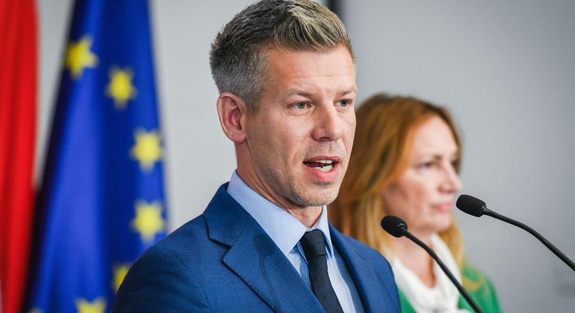 Magyar Péter fogadja az RMDSZ elnökét, 17 gimnázium igazgatójával egyeztet a Tisza-kormány oktatási terveiről