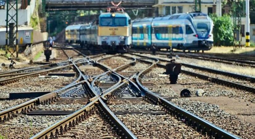 Balatoni IC-k helyett buszok járnak egy napig – fontos változás jön a közlekedésben