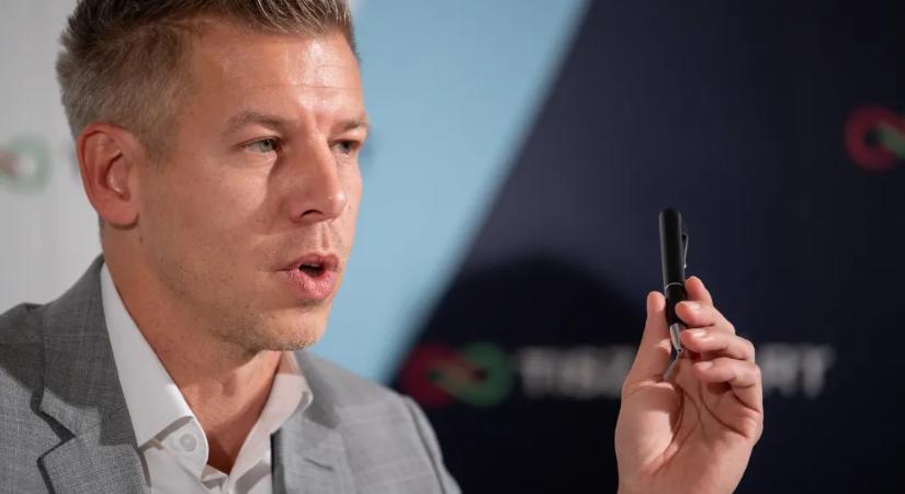 Magyar Péter Robert Ficóval tárgyalt telefonon, a Beneš-dekrétumokra hivatkozó jogszabály hatályon kívül helyezését kérte tőle