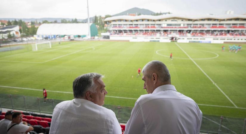 A választási kampány hajrájában milliárdokat osztott szét Erdélyben az Orbán-kormány