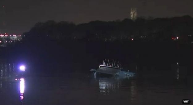 Belgiumban elsüllyedt egy teherhajó, dízelolaj került a vízbe Antwerpen közelében