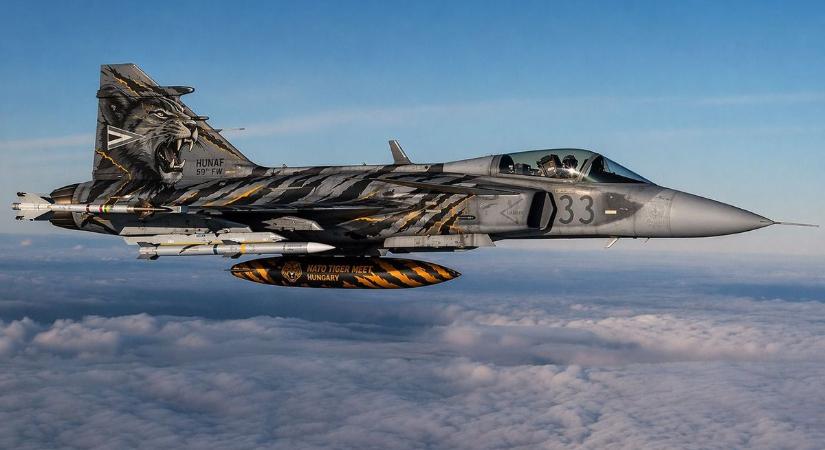 Tigriscsíkos díszfestést kap egy kecskeméti Gripen vadászgép, mutatjuk, mi áll a háttérben – fotók