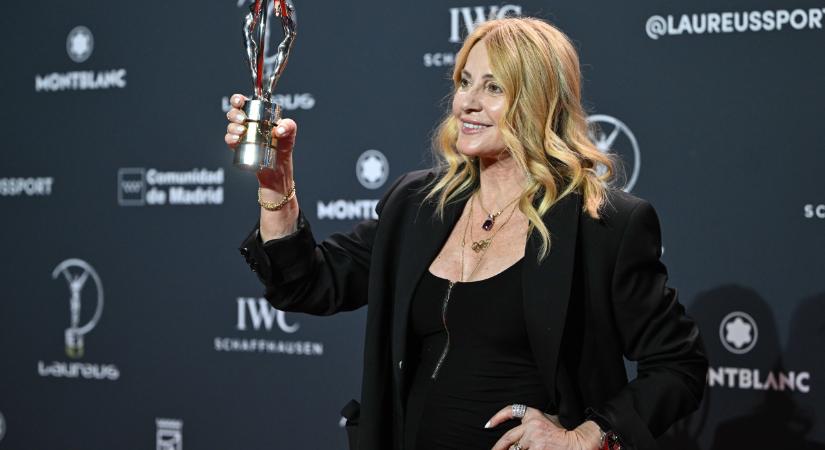 Laureus életműdíjat kapott Nadia Comăneci