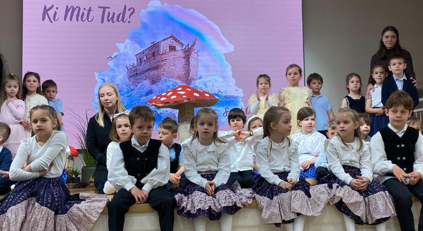 Ki Mit Tud? Sopronban, színpadon a legkisebbek: 150 apróság bizonyította tehetségét - Fotók, videó