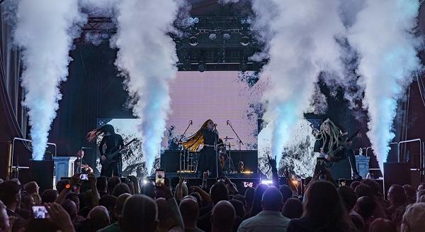 A lányok (majdnem) angyalok - Infected Rain, Butcher Babies, Black Spikes koncertbeszámoló – Barba Negra, 2026.04.19.