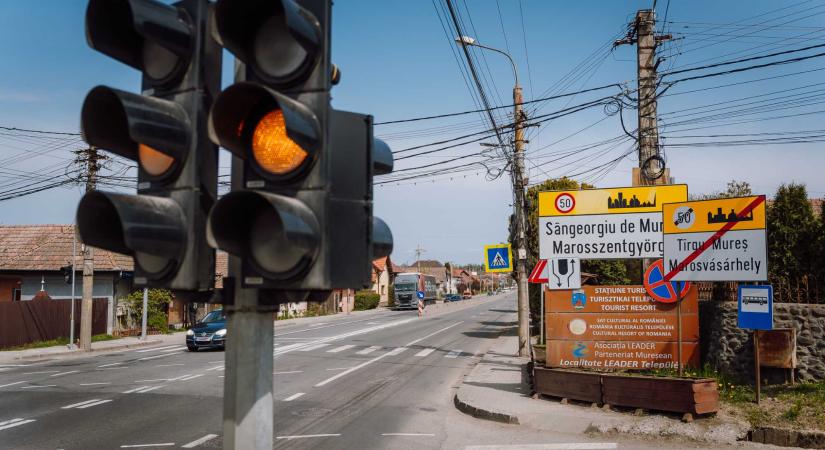 Káosz vagy megoldás? – Új jelzőlámpa borzolja a kedélyeket Marosvásárhely határában