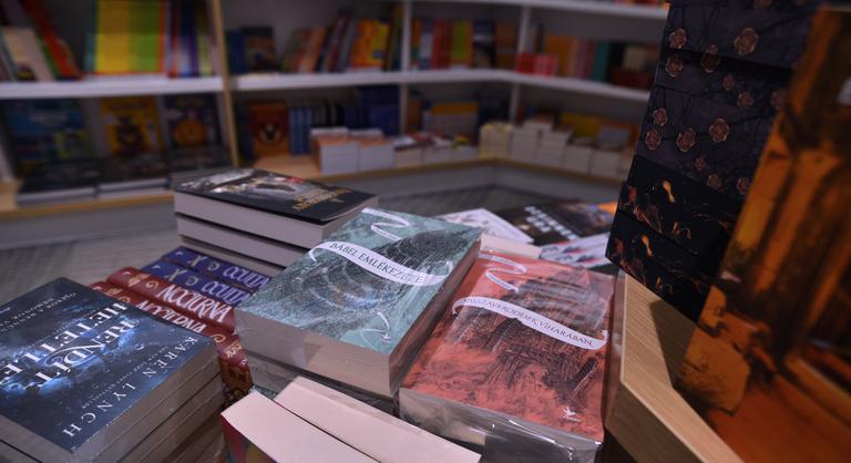 Uniós jogot sért a könyvek fóliázása egy mai ítélet szerint