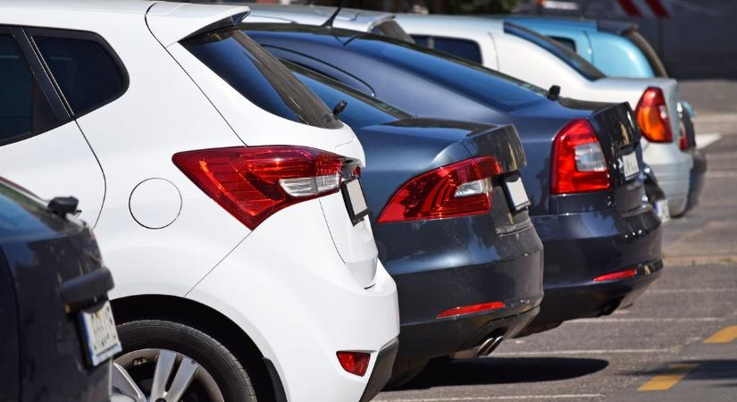 Autósok, figyelem! Parkolási tilalom jön Nyíregyházán: ezt az utcát felejtsd el