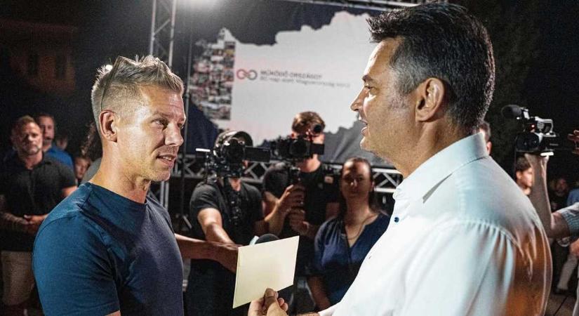 Márki-Zay Péter: Magyar Péternek szobrot kell állítani