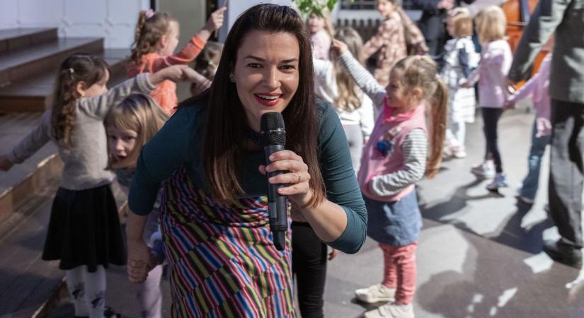 Zöldágjárást táncoltak a kis ovisok a zalai városban (galéria, videó)