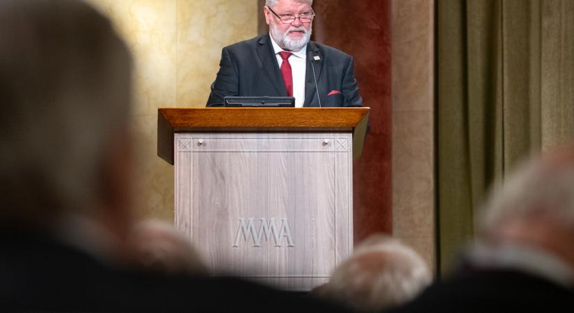 Turi Attila az MMA jövőképéről beszélt, az AICA az alkotmányos státusz felülvizsgálatát sürgeti