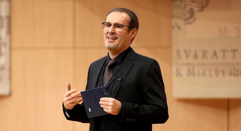 Segít megtalálni a bennünk rejlő, személyes fejlődésünkhöz szükséges kulcsokat