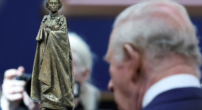 Így fog kinézni II. Erzsébet királynő szobra Londonban