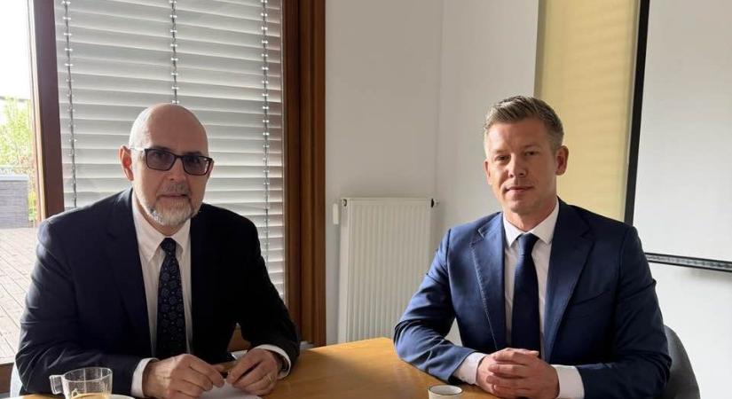 Az RMDSZ elnöke megígérte Magyar Péternek, hogy nem avatkoznak be többé a magyar pártpolitikai küzdelembe