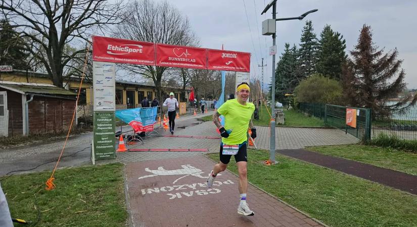 Ob-aranyat ért a taktikus versenyzés az Omszki-tónál