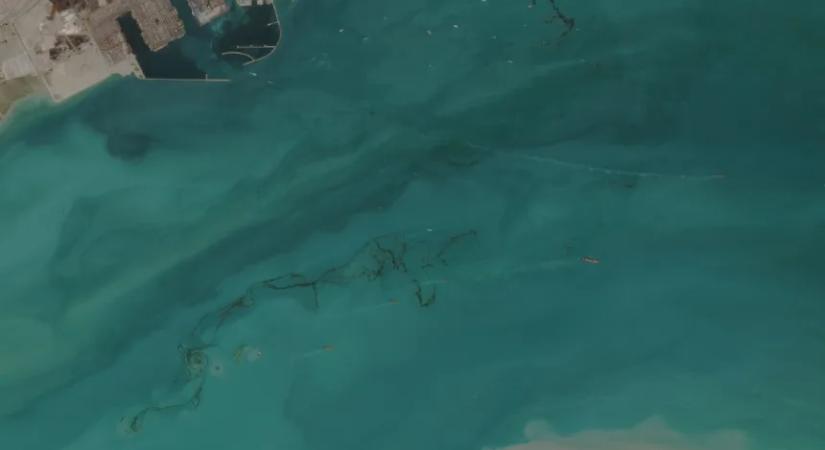 A háború során keletkezett olajfoltok az űrből is láthatók