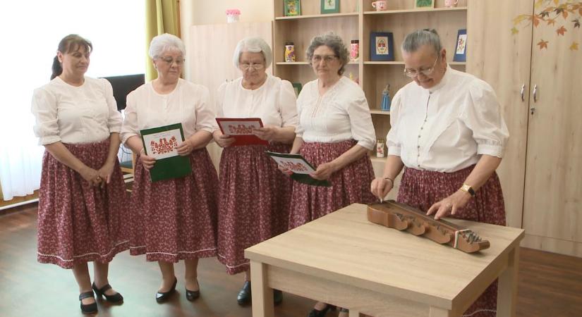 Az aktív élet és a kiteljesedés idős korban sem lehetetlen, ezt tehetségkutatón mutatták meg Debrecenben