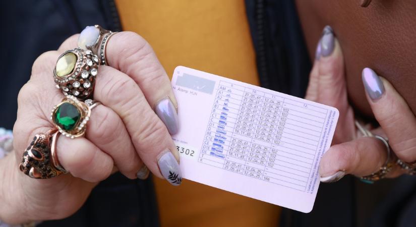 Fontos változás a jogosítvány-hosszabbításnál: minden autósnak tudnia kell róla