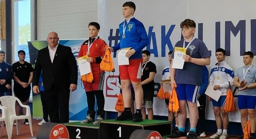 Oroszlányi érmek a súlyemelő diákolimpián