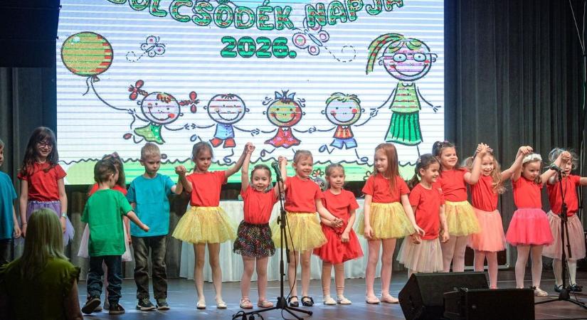 Azokat köszöntötték Gyöngyösön, akik a családok legféltettebb kincseit gondozzák