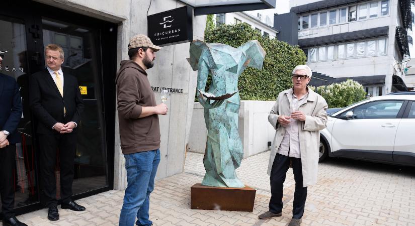 Felvatatták Szőke Gábor Miklós legújabb szobrát