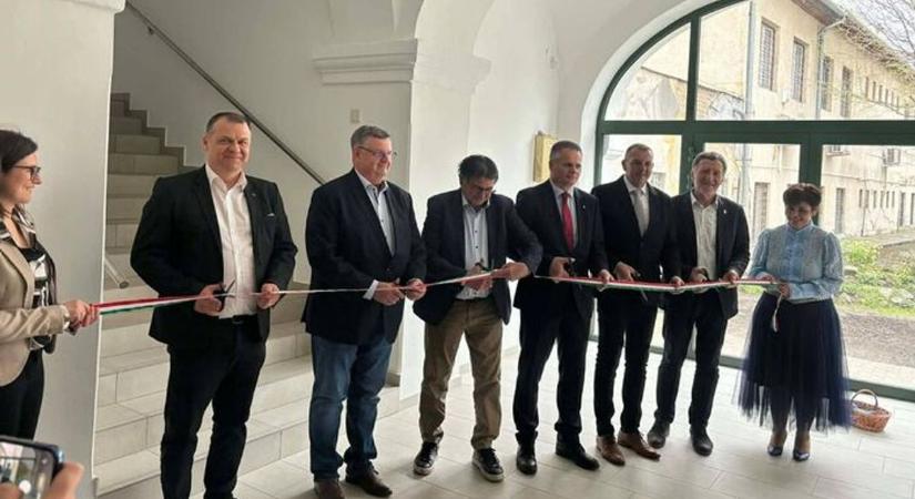 Nem csak megszépült, jelentős megtakarítást is hozhat a megújult városháza