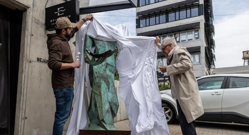 Szobrot kapott a budapesti fine dinning étterem