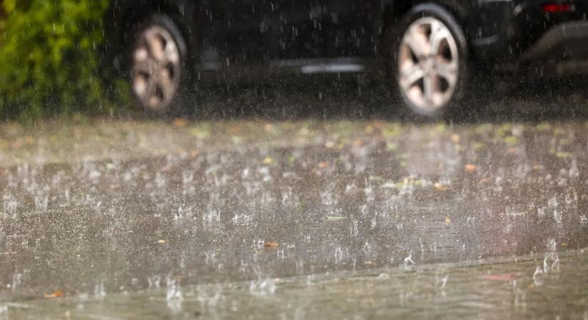 Kiadták a riasztást: jégesővel jönnek a zivatarok