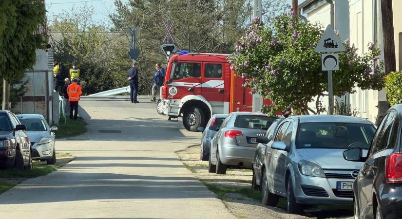 Baleset volt a pápai vasútvonalon