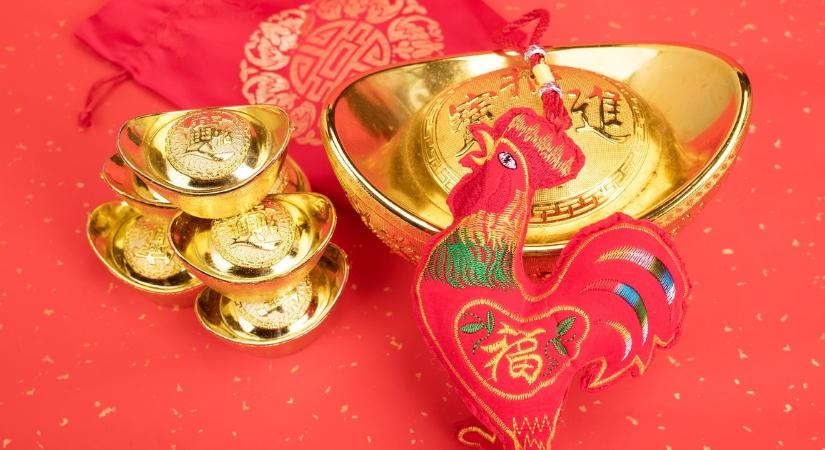 Kínai horoszkóp-előrejelzés májusra a Kakasoknak: taktikus szerelem és váratlan pénzügyi felemelkedés vár rád ebben az időszakban