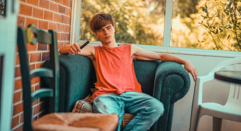 „Anya, ez tök ártalmatlan” – minden negyedik gyereknél ott a vape