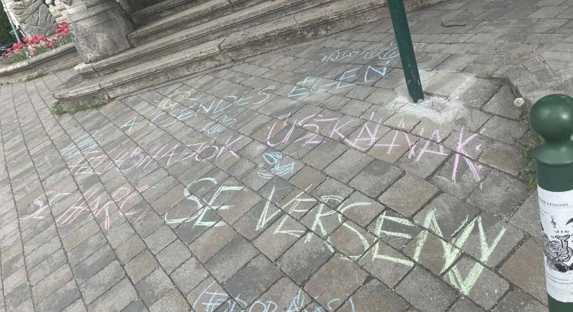 „Félek a kétarcú bácsitól": hatottak a gyűlölködő plakátok