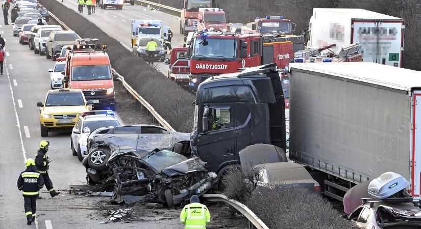 Jóval kevesebbet fizetünk biztosításokra, mint tavaly ilyenkor
