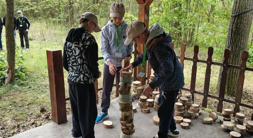 Lőni, nyomot olvasni és kémkedni is kellett, különös verseny zajlott Ásotthalmon