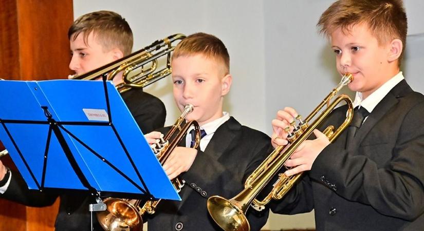 Zene és képzőművészet találkozott a Magyar Művészetoktatás Napján (fotók)