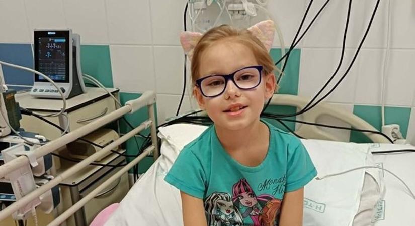 Élete harcát vívja a miskolci kislány, Zsófiék mögé az egész iskola beállt