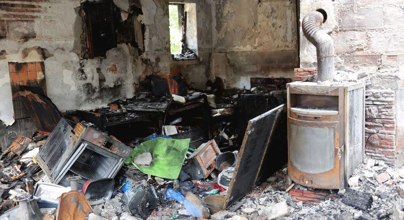 Hatalmas az anyagi kár: teljesen leégett egy ház Vajszlón