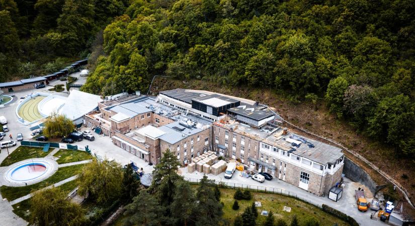 Kész a Miskolctapolcai Barlangfürdő tetőszerkezete